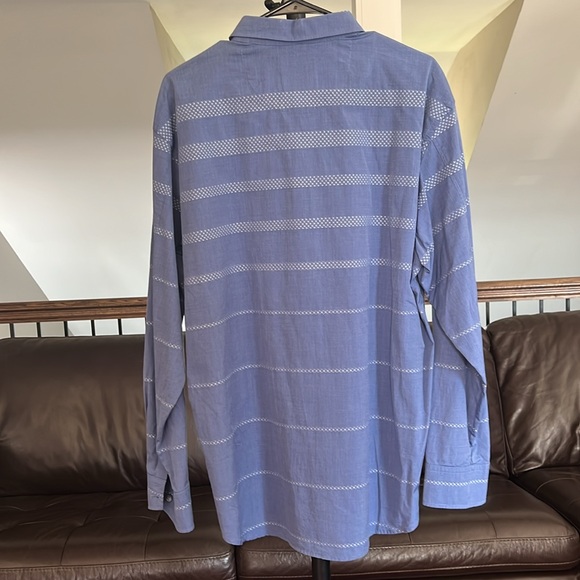 Tommy Bahama NWT- men’s Large button down - Picture 2 of 4
